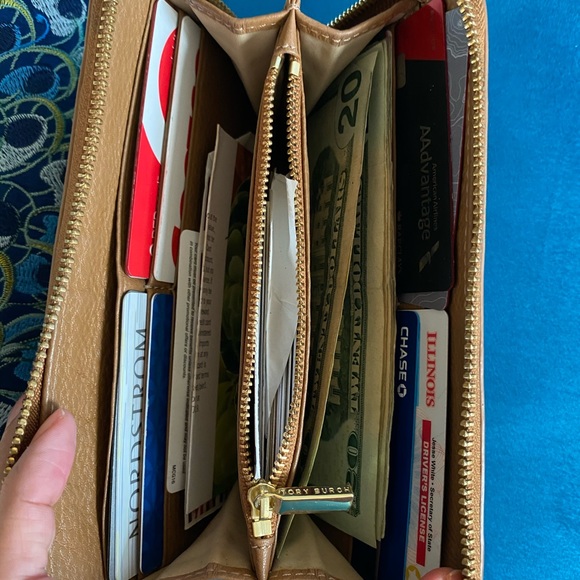 Tory Burch Wallet - Picture 5 of 8